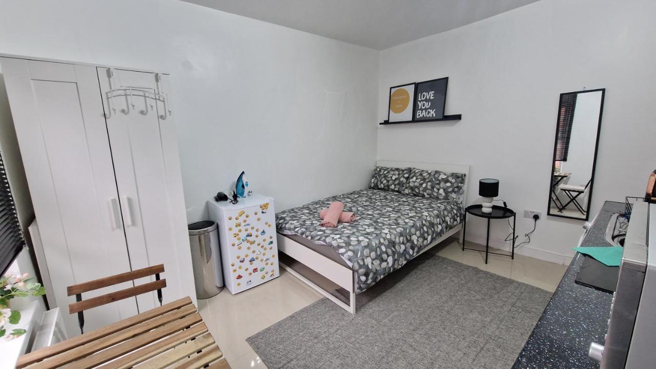 Small Cozy Studio Zone 1 Лондон Екстериор снимка