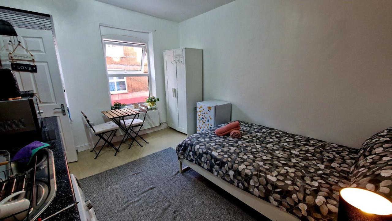 Small Cozy Studio Zone 1 Лондон Екстериор снимка